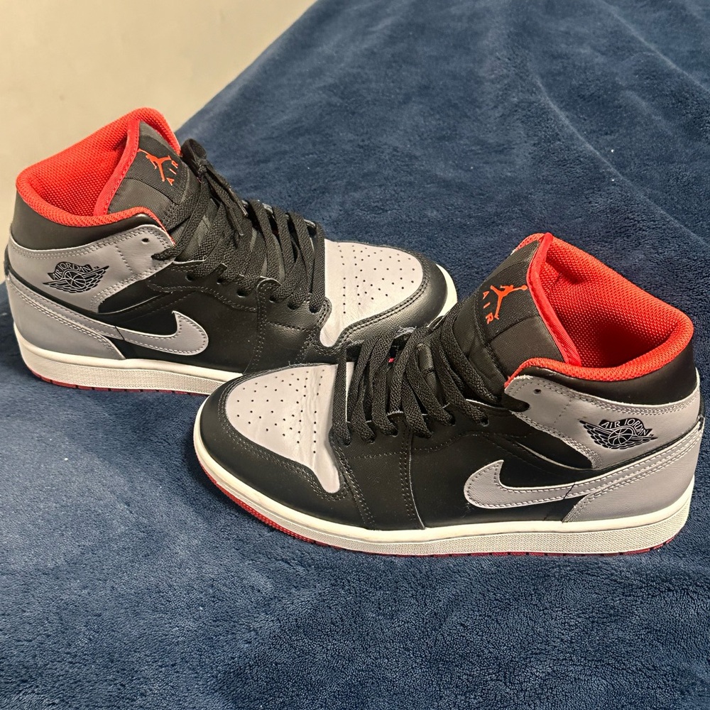 Jordan Men's Black, Gray, and Red Sneakers